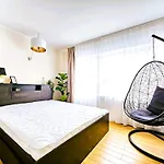Апартаменты Cofy - Quiet Location, Air-conditioning, Free Parking, 24-7 Check-in-out With Prepaid Nighttime Check-in, Early Check-in, Late Check-out! Таллин