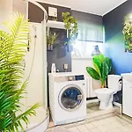 Διαμέρισμα Cofy - Quiet Location, Air-conditioning, Free Parking, 24-7 Check-in-out With Prepaid Nighttime Check-in, Early Check-in, Late Check-out!