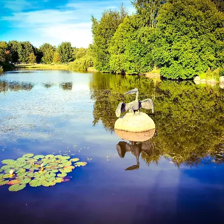 아파트 Cofy - Quiet Location, Air-conditioning, Free Parking, 24-7 Check-in-out With Prepaid Nighttime Check-in, Early Check-in, Late Check-out! *