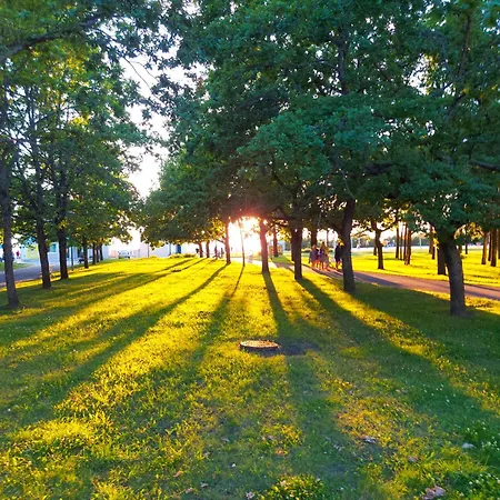 Cofy - Quiet Location, Air-conditioning, Free Parking, 24-7 Check-in-out With Prepaid Nighttime Check-in, Early Check-in, Late Check-out! *