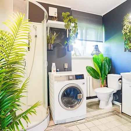 Apartment Cofy - Quiet Location, Air-conditioning, Free Parking, 24-7 Check-in-out With Prepaid Nighttime Check-in, Early Check-in, Late Check-out!
