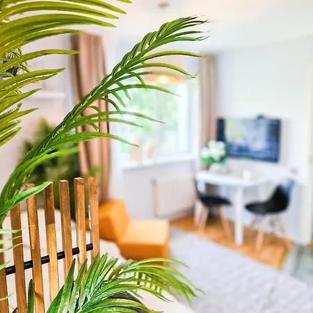 Cofy - Quiet Location, Air-conditioning, Free Parking, 24-7 Check-in-out With Prepaid Nighttime Check-in, Early Check-in, Late Check-out!