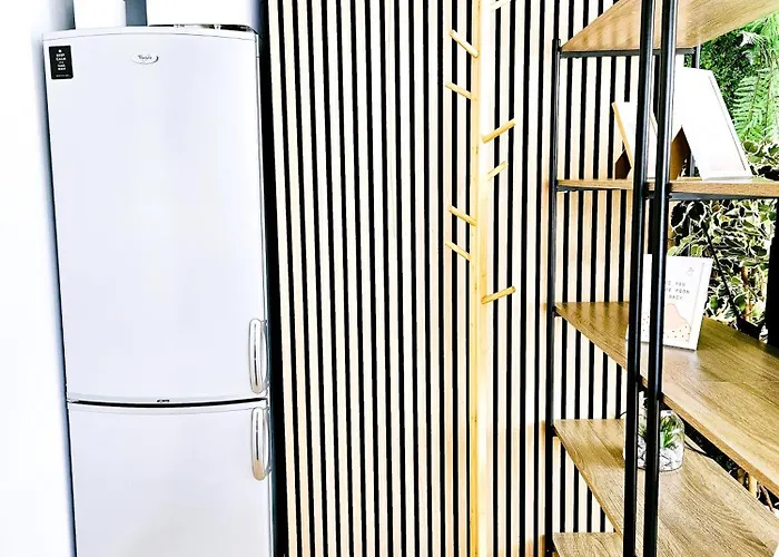 Cofy - Quiet Location, Air-conditioning, Free Parking, 24-7 Check-in-out With Prepaid Nighttime Check-in, Early Check-in, Late Check-out! * 탈린