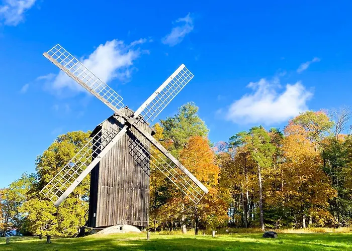 Cofy - Centrally Located, Quiet District, Air-conditioning, Free Parking, 24-7 Express Check-in-out, Close To Sea And Everything Need For Living! Таллин