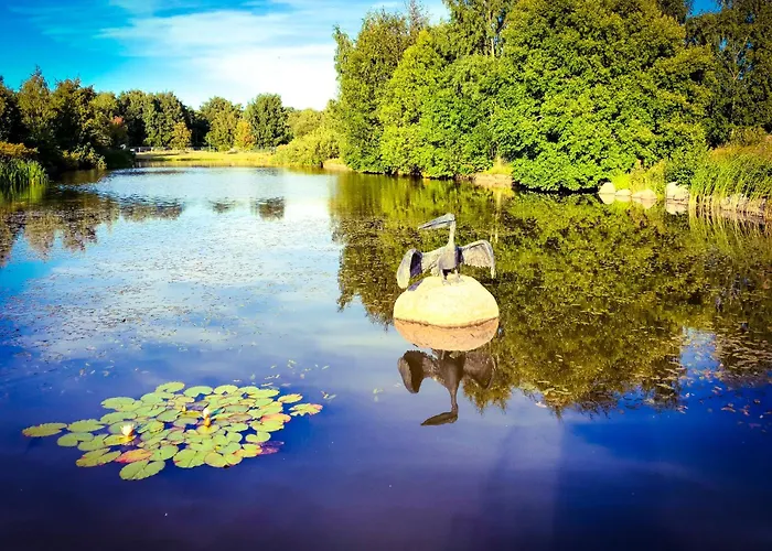 아파트 Cofy - Quiet Location, Air-conditioning, Free Parking, 24-7 Check-in-out With Prepaid Nighttime Check-in, Early Check-in, Late Check-out! *