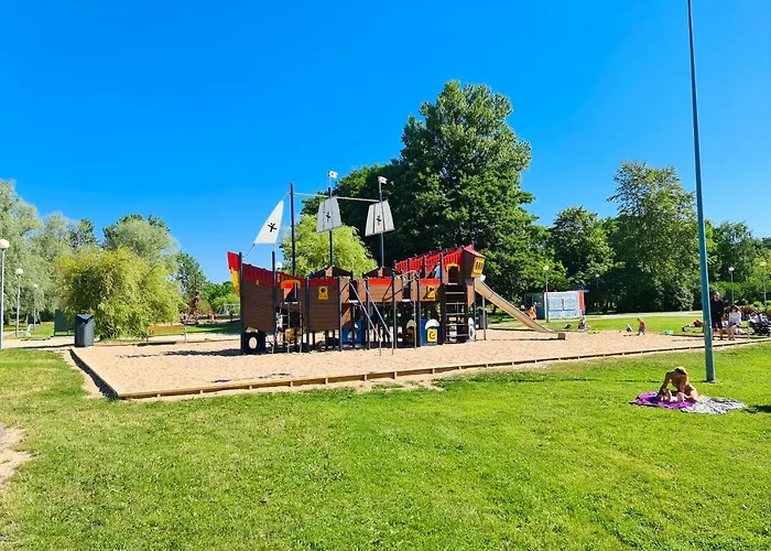 Cofy - Centrally Located, Quiet District, Air-conditioning, Free Parking, 24-7 Express Check-in-out, Close To Sea And Everything Need For Living! Apartment Tallinn