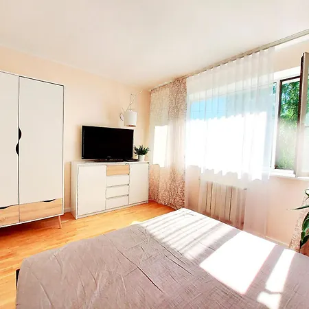 Cofy - Centrally Located, Quiet District, Air-conditioning, Free Parking, 24-7 Express Check-in-out, Close To Sea And Everything Need For Living! דירה *