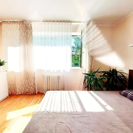 דירה Cofy - Centrally Located, Quiet District, Air-conditioning, Free Parking, 24-7 Express Check-in-out, Close To Sea And Everything Need For Living!