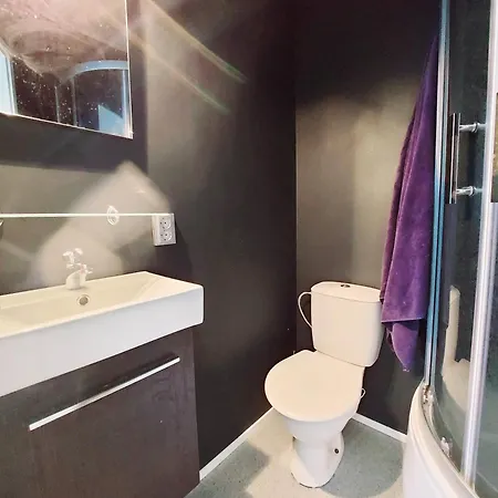 Cofy - Centrally Located, Quiet District, Air-conditioning, Free Parking, 24-7 Express Check-in-out, Close To Sea And Everything Need For Living! * טאלין
