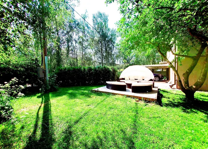 公寓 Cofy - Quiet Location, Air-conditioning, Free Parking, 24-7 Check-in-out With Prepaid Nighttime Check-in, Early Check-in, Late Check-out!